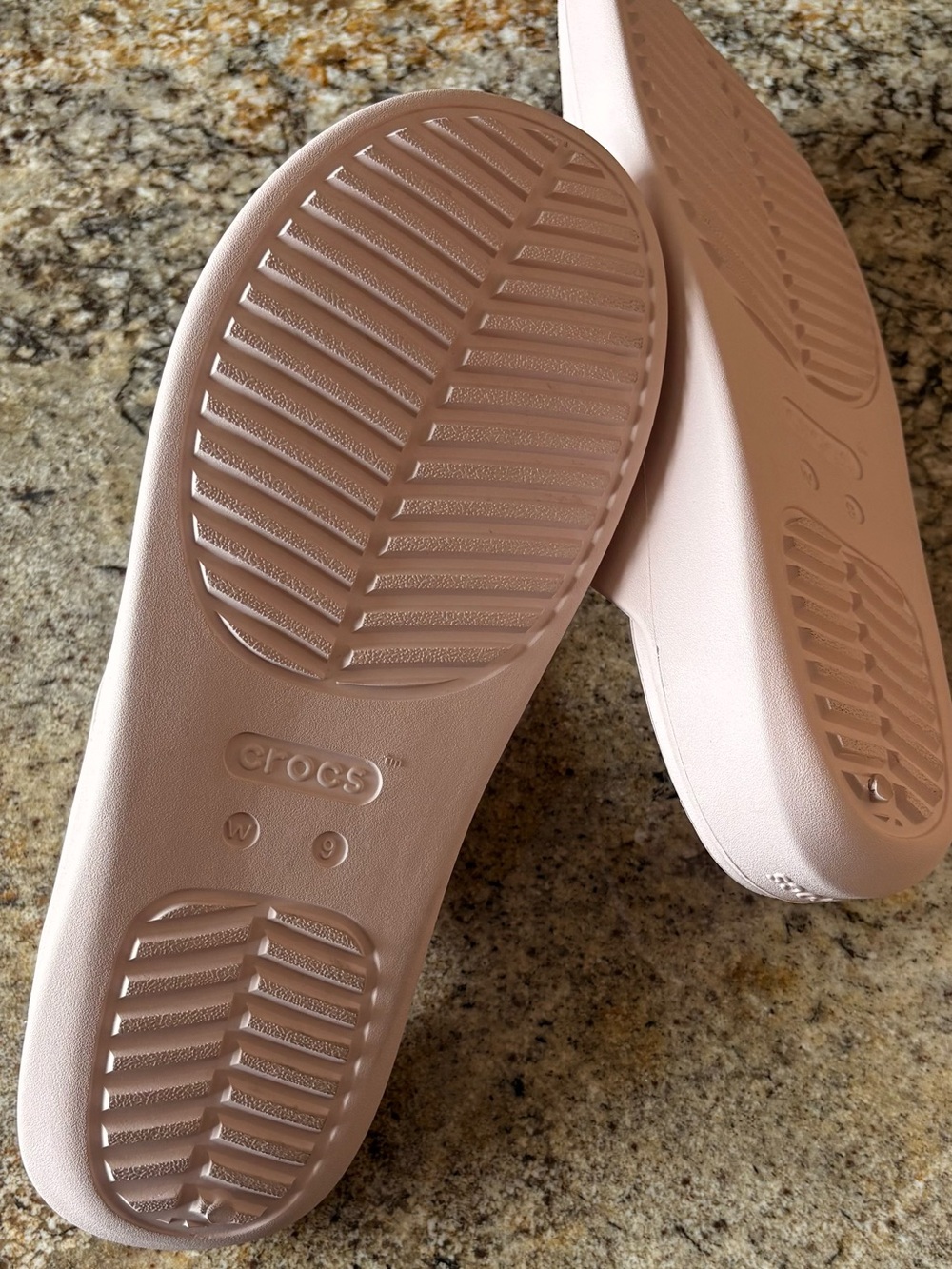 Crocs “Get Away” Triangle Flip-Flop Size 9 Pink Quartz - Picture 6 of 8